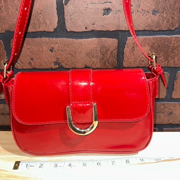 Red Shoulder Bag - Picture 5 of 8